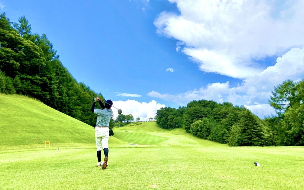ゴルフ　変形性膝関節症　膝の痛み　関係性